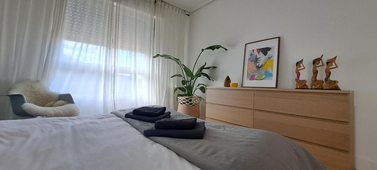Apartamento Con Suite, Zona De Trabajo Y Yoga Wifi Y Garaje Castro Urdiales Bagian luar foto